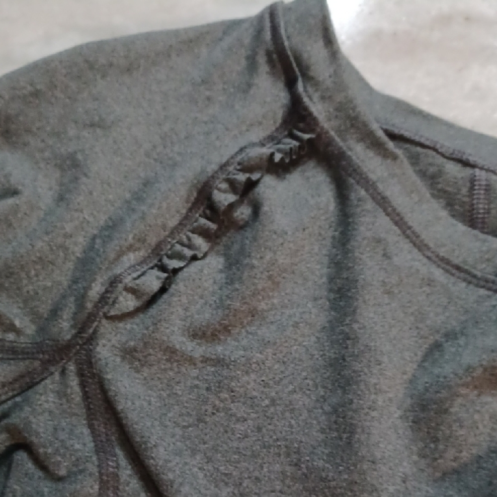 Xersion Charcoal Heather Long Sleeve Top Size MEDIUM - Picture 3 of 3